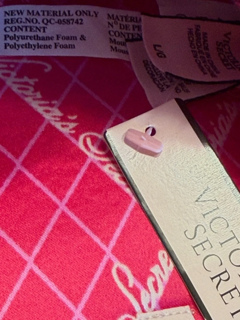 VICTORIA’S SECRET Faux Fur Trim Pink Fishnet Slippers - Picture 10 of 12